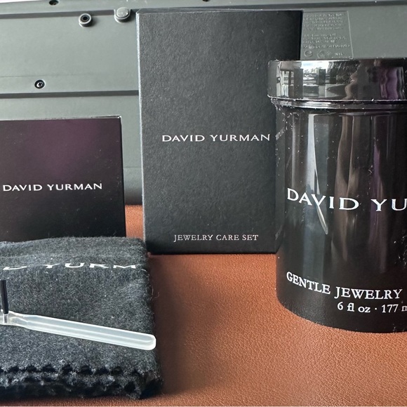 David Yurman Black Jewelry Cleanser - Picture 1 of 4
